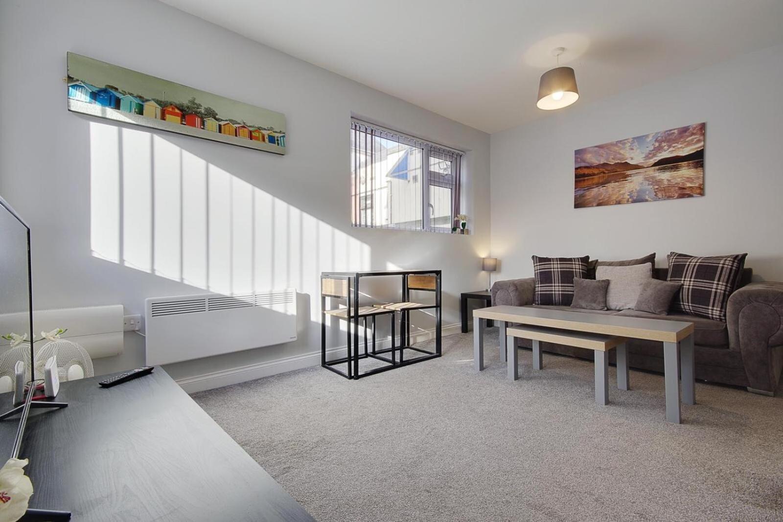 Ashley Road Apartments Poole Eksteriør billede