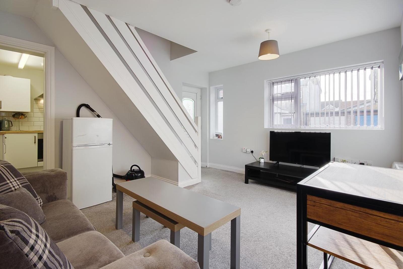 Ashley Road Apartments Poole Eksteriør billede
